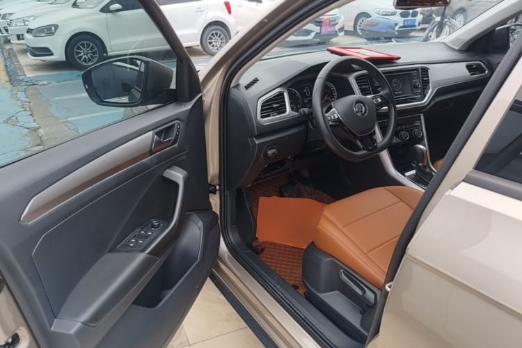 Used Volkswagen T-ROC 2020 230TSI DSG Two-Wheel Drive Advanced Version Driver Seat