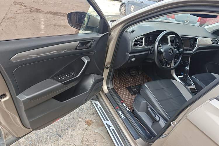 Used Volkswagen T-ROC 2020 230TSI DSG Two-Wheel Drive Advanced Version Driver Seat