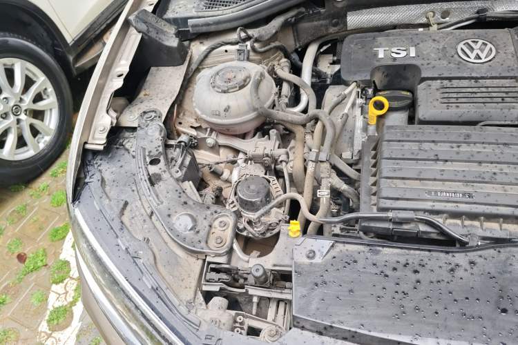 Used Volkswagen T-ROC 2020 230TSI DSG Two-Wheel Drive Advanced Version Engine Bay Right