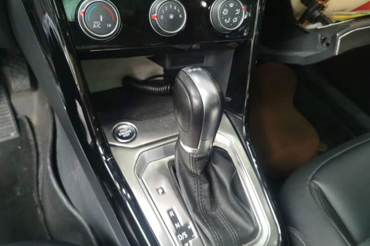 Used Volkswagen T-ROC 2020 280TSI DSG Two-Wheel Drive Comfort Version Gear Lever