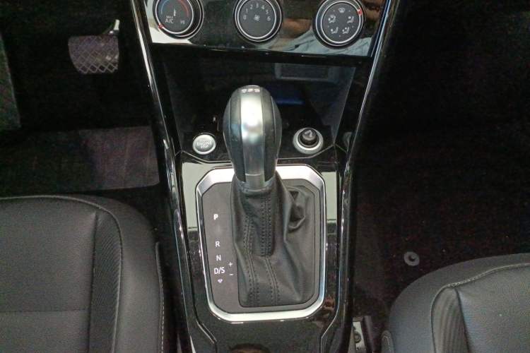 Used Volkswagen T-ROC 2020 280TSI DSG Two-Wheel Drive Comfort Version Gear Lever