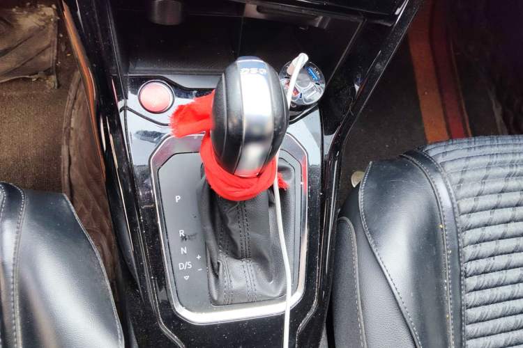Used Volkswagen T-ROC 2020 280TSI DSG Two-Wheel Drive Comfort Version Gear Lever