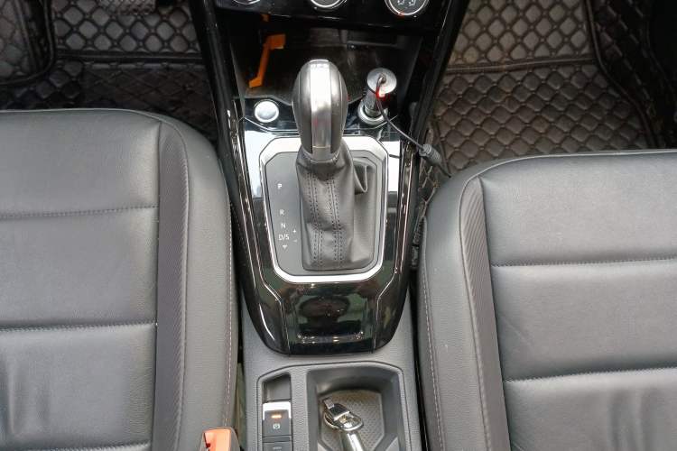 Used Volkswagen T-ROC 2020 280TSI DSG Two-Wheel Drive Comfort Version Gear Lever