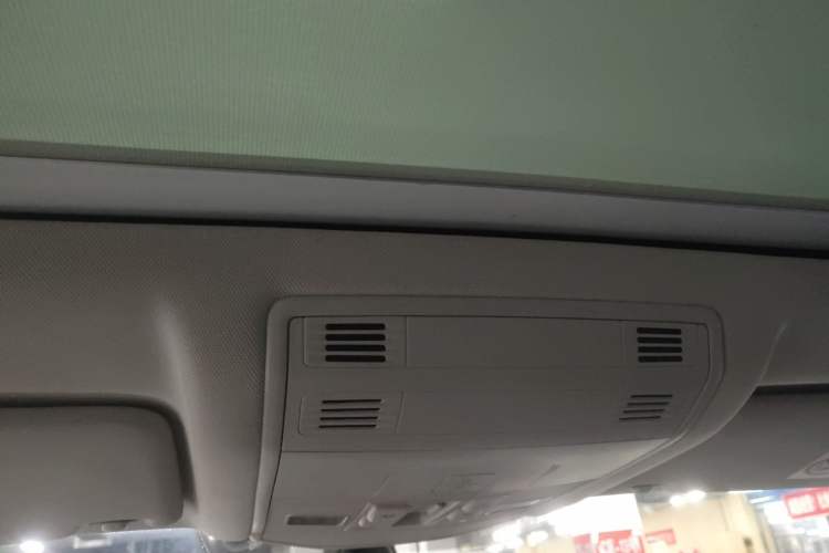 Used Volkswagen T-ROC 2020 230TSI DSG Two-Wheel Drive Advanced Version Headliner
