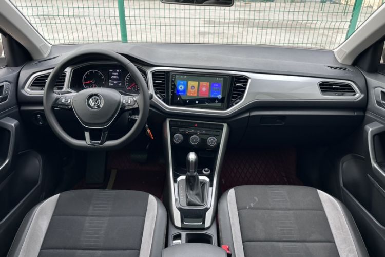 Used Volkswagen T-ROC 2020 230TSI DSG Two-Wheel Drive Advanced Version Interior 1