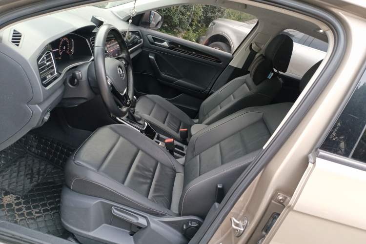 Used Volkswagen T-ROC 2020 280TSI DSG Two-Wheel Drive Comfort Version Left Front Seat