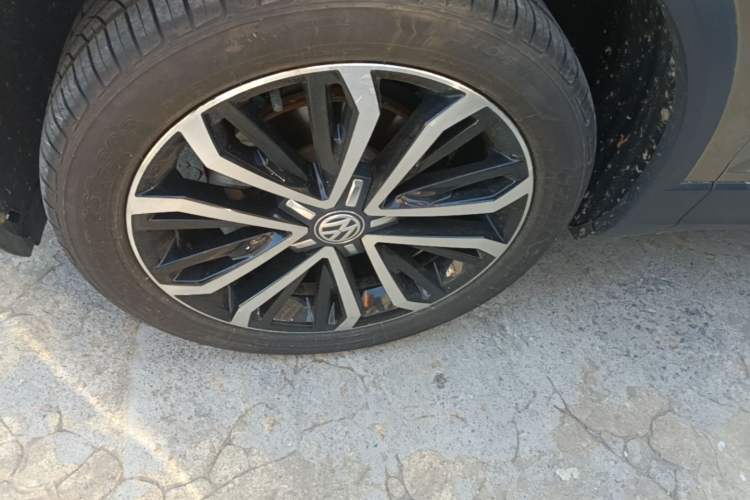 Used Volkswagen T-ROC 2020 280TSI DSG Two-Wheel Drive Comfort Version Left Front Wheel Hub