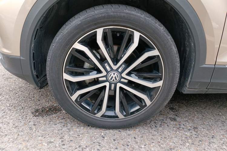 Used Volkswagen T-ROC 2020 280TSI DSG Two-Wheel Drive Comfort Version Left Front Wheel Hub