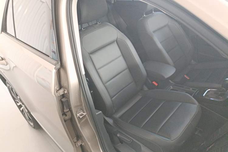 Used Volkswagen T-ROC 2020 280TSI DSG Two-Wheel Drive Comfort Version Right Front Seat