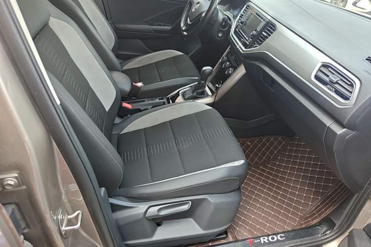 Used Volkswagen T-ROC 2020 230TSI DSG Two-Wheel Drive Advanced Version Right Front Seat