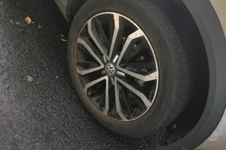 Used Volkswagen T-ROC 2020 280TSI DSG Two-Wheel Drive Comfort Version Right Front Wheel Hub