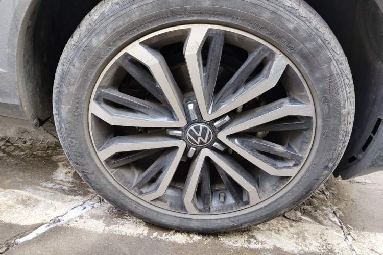 Used Volkswagen T-ROC 2020 280TSI DSG Two-Wheel Drive Comfort Version Right Front Wheel Hub