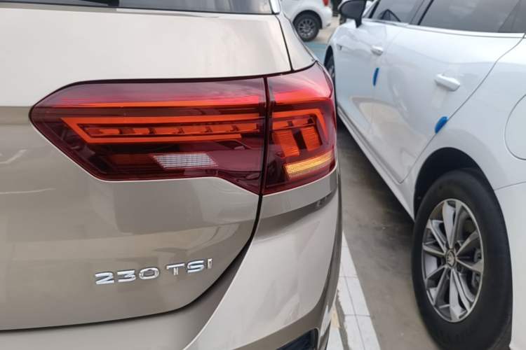 Used Volkswagen T-ROC 2020 230TSI DSG Two-Wheel Drive Advanced Version Right Rear Taillight