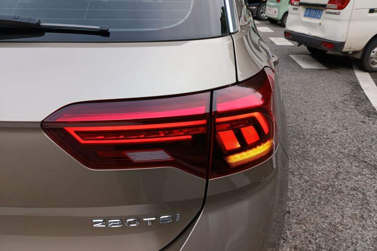 Used Volkswagen T-ROC 2020 280TSI DSG Two-Wheel Drive Comfort Version Right Rear Taillight