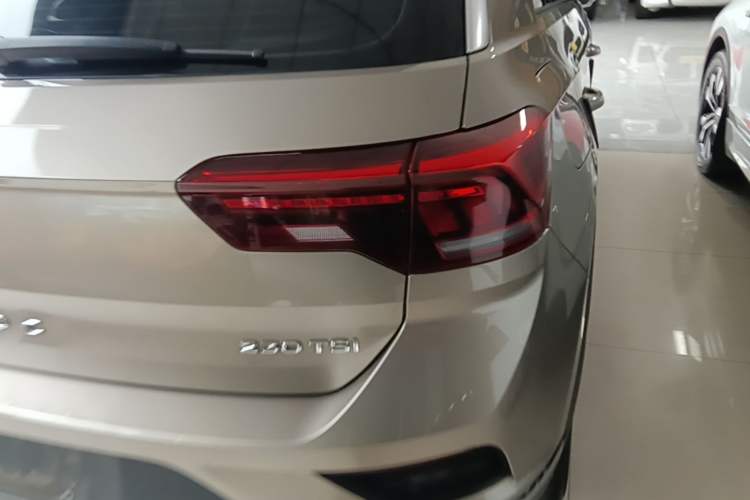 Used Volkswagen T-ROC 2020 230TSI DSG Two-Wheel Drive Advanced Version Right Rear Taillight