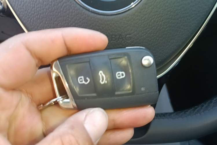 Used Volkswagen T-ROC 2020 280TSI DSG Two-Wheel Drive Comfort Version Vehicle Key