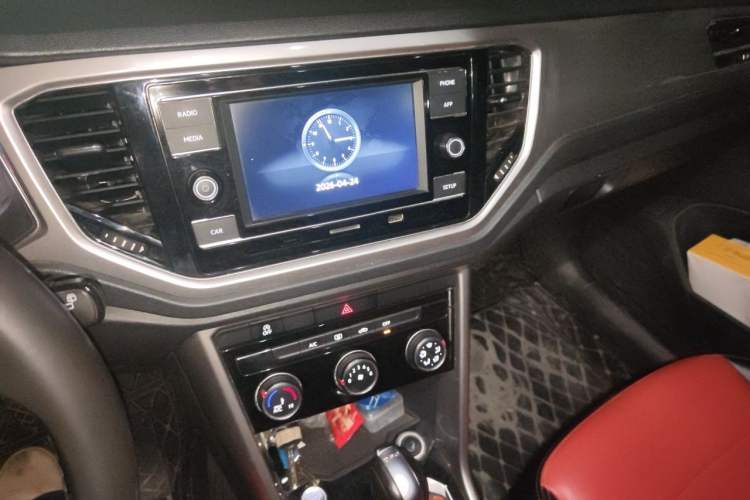 Used Volkswagen T-ROC 2020 230TSI DSG Two-Wheel Drive Advanced Version Audio And AC Panel