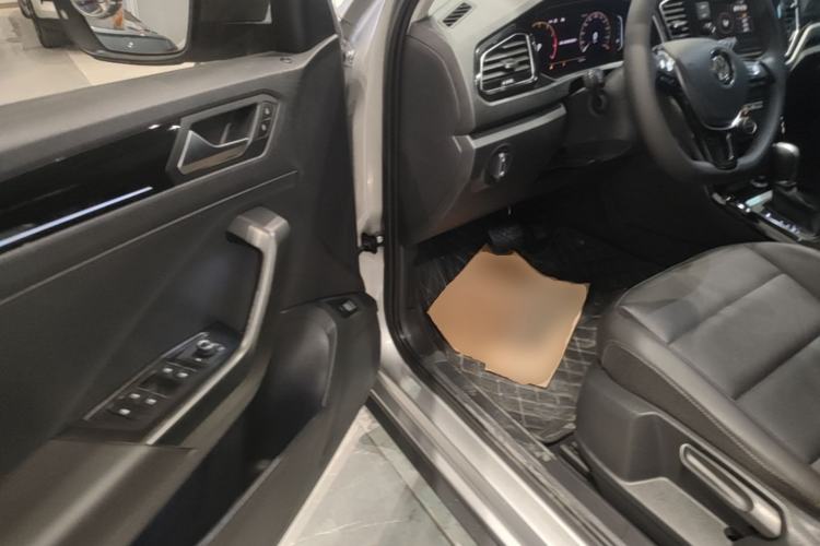 Used Volkswagen T-ROC 2020 280TSI DSG Two-Wheel Drive Comfort Version Driver Seat