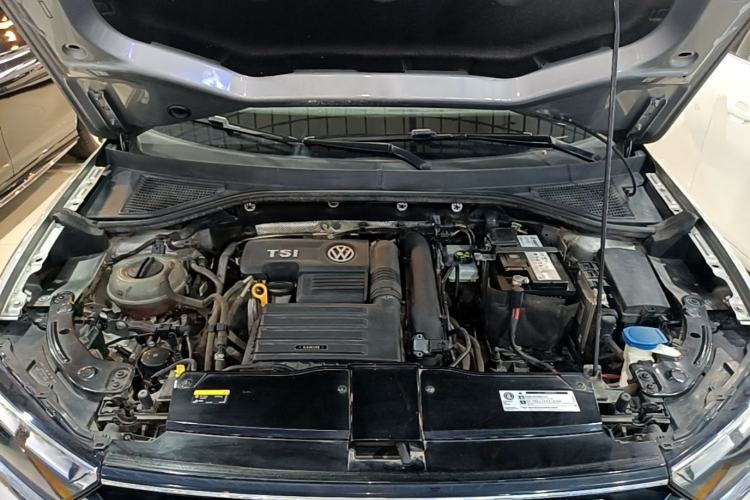 Used Volkswagen T-ROC 2020 280TSI DSG Two-Wheel Drive Comfort Version Engine Bay