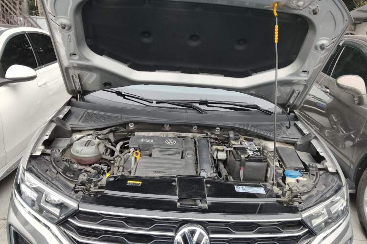 Used Volkswagen T-ROC 2020 230TSI DSG Two-Wheel Drive Advanced Version Engine Bay