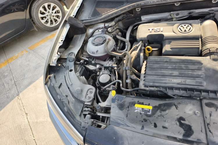 Used Volkswagen T-ROC 2020 280TSI DSG Two-Wheel Drive Comfort Version Engine Bay Right