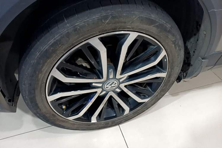 Used Volkswagen T-ROC 2020 280TSI DSG Two-Wheel Drive Comfort Version Left Front Wheel Hub
