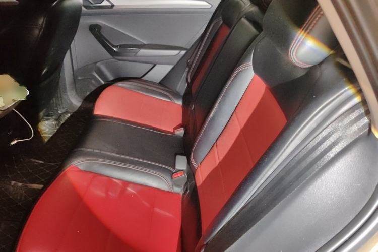 Used Volkswagen T-ROC 2020 230TSI DSG Two-Wheel Drive Advanced Version Left Rear Seat