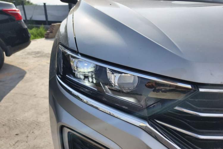 Used Volkswagen T-ROC 2020 280TSI DSG Two-Wheel Drive Comfort Version Right Front Headlight