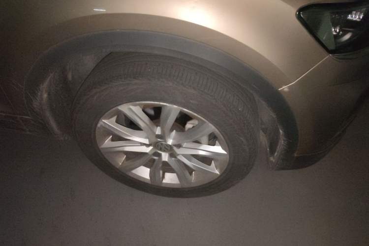 Used Volkswagen T-ROC 2020 230TSI DSG Two-Wheel Drive Advanced Version Right Front Wheel Hub