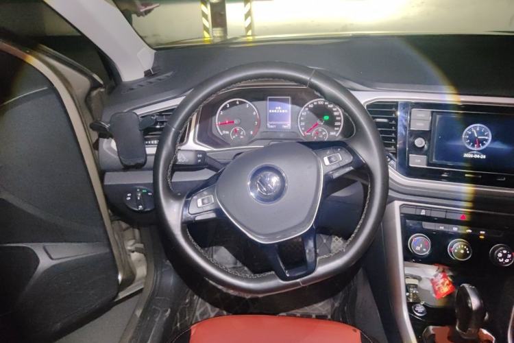 Used Volkswagen T-ROC 2020 230TSI DSG Two-Wheel Drive Advanced Version Steering Wheel