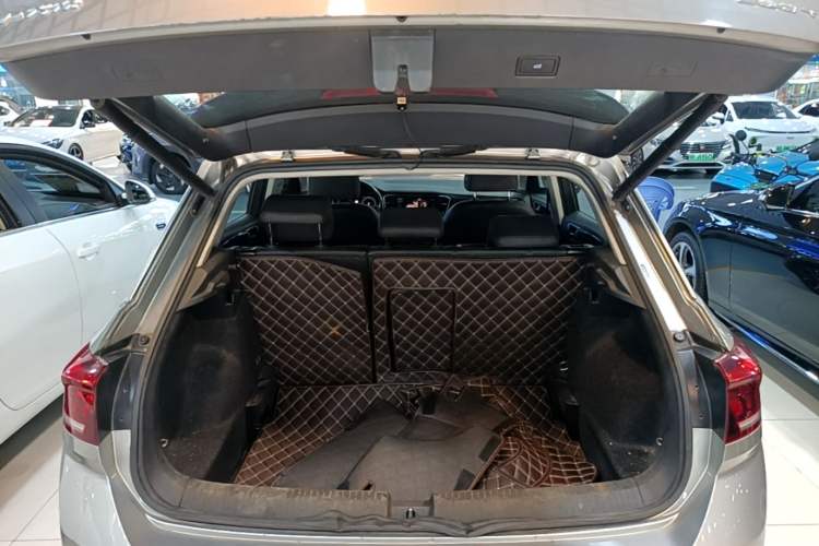 Used Volkswagen T-ROC 2020 280TSI DSG Two-Wheel Drive Comfort Version Trunk