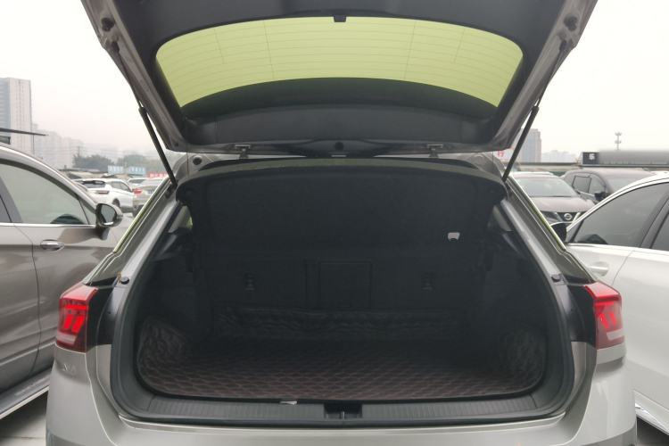 Used Volkswagen T-ROC 2020 230TSI DSG Two-Wheel Drive Advanced Version Trunk