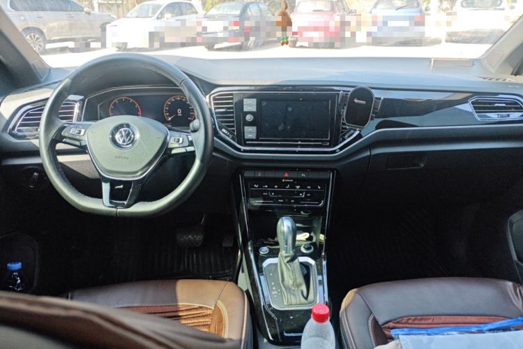 Used Volkswagen T-ROC 2020 280TSI DSG Two-Wheel-Drive Luxury Version Center Console