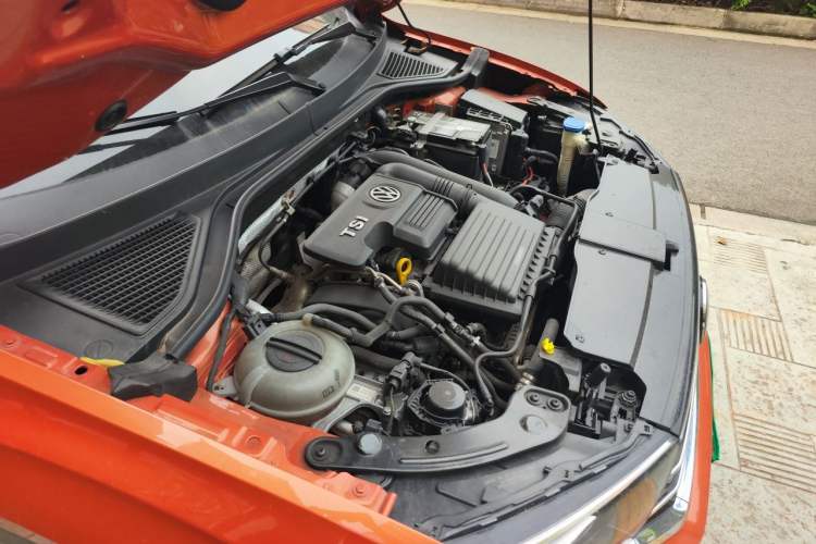 Used Volkswagen T-ROC 2020 280TSI DSG Two-Wheel Drive Comfort Version Engine Bay Right