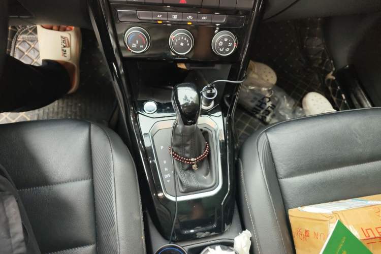 Used Volkswagen T-ROC 2020 280TSI DSG Two-Wheel Drive Comfort Version Gear Lever