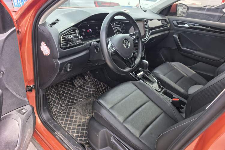 Used Volkswagen T-ROC 2020 280TSI DSG Two-Wheel Drive Comfort Version Interior 1