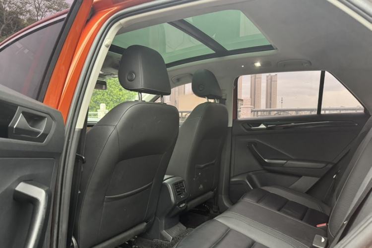 Used Volkswagen T-ROC 2020 280TSI DSG Two-Wheel Drive Comfort Version Interior 2