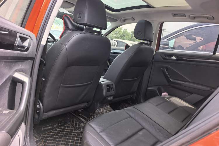 Used Volkswagen T-ROC 2020 280TSI DSG Two-Wheel Drive Comfort Version Interior 2