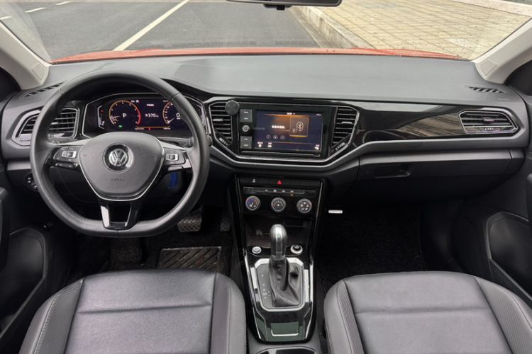 Used Volkswagen T-ROC 2020 280TSI DSG Two-Wheel Drive Comfort Version Interior 3