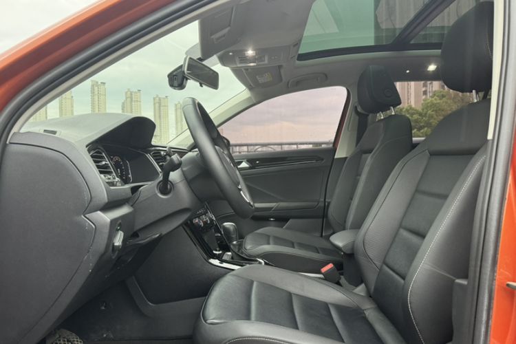Used Volkswagen T-ROC 2020 280TSI DSG Two-Wheel Drive Comfort Version Interior 4
