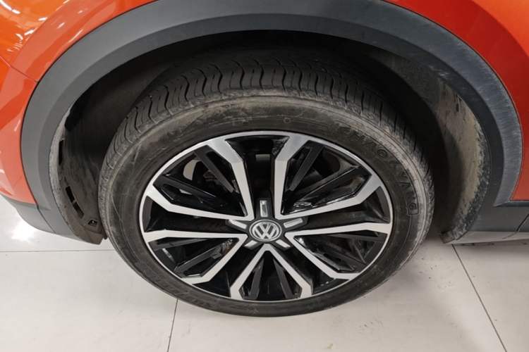 Used Volkswagen T-ROC 2020 280TSI DSG Two-Wheel Drive Comfort Version Left Front Wheel Hub
