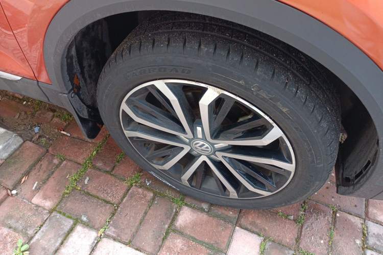 Used Volkswagen T-ROC 2020 280TSI DSG Two-Wheel Drive Comfort Version Right Front Wheel Hub