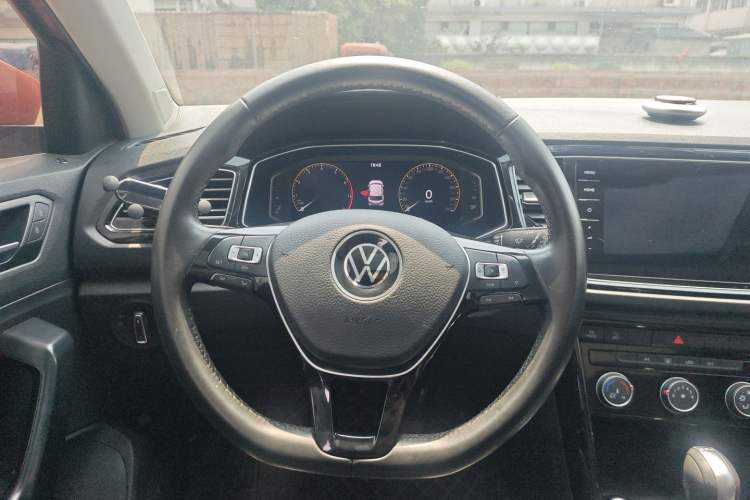 Used Volkswagen T-ROC 2020 280TSI DSG Two-Wheel Drive Comfort Version Steering Wheel
