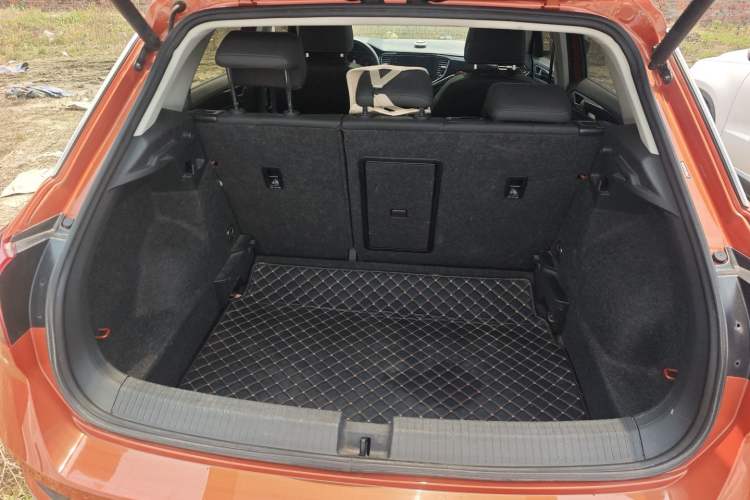 Used Volkswagen T-ROC 2020 280TSI DSG Two-Wheel Drive Comfort Version Trunk