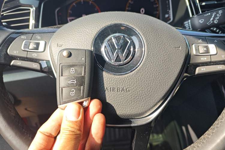 Used Volkswagen T-ROC 2020 280TSI DSG Two-Wheel-Drive Luxury Version Vehicle Key