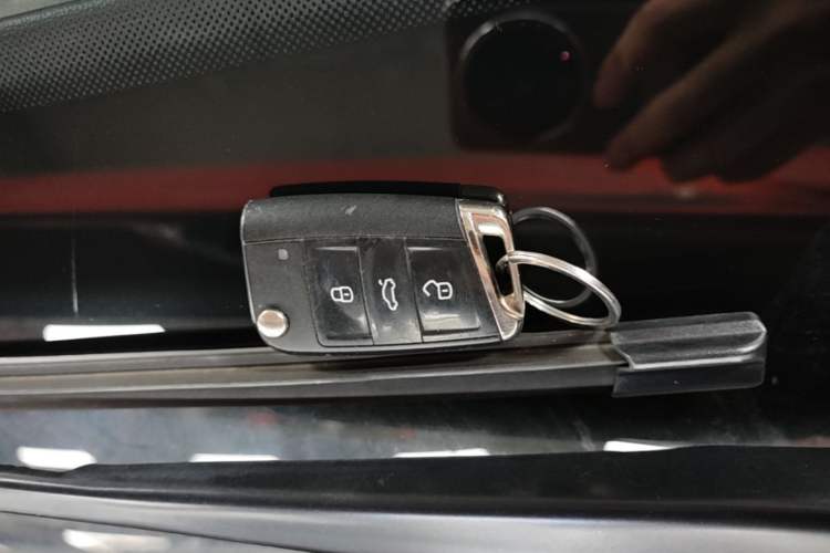 Used Volkswagen T-ROC 2020 280TSI DSG Two-Wheel Drive Comfort Version Vehicle Key