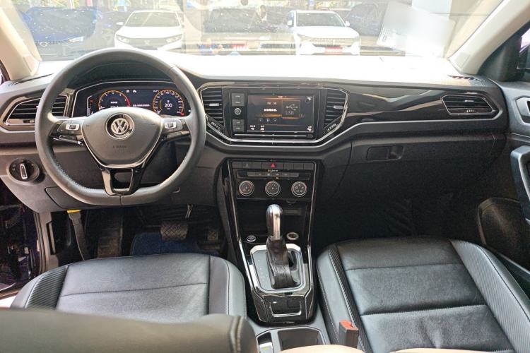 Used Volkswagen T-ROC 2020 280TSI DSG Two-Wheel Drive Comfort Version Center Console