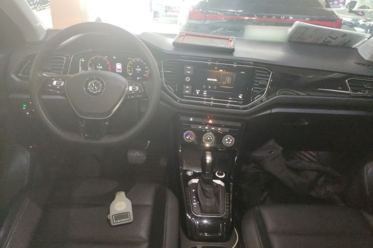 Used Volkswagen T-ROC 2020 280TSI DSG Two-Wheel Drive Comfort Version Center Console