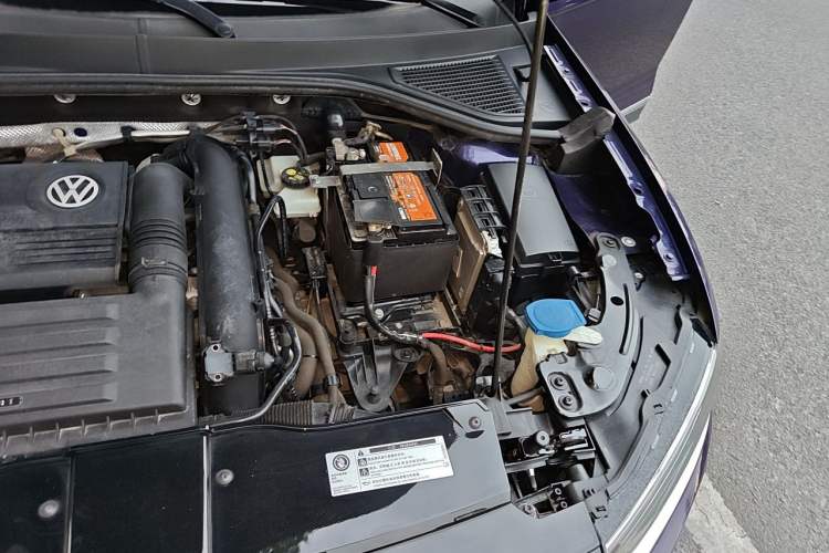 Used Volkswagen T-ROC 2020 230TSI DSG Two-Wheel Drive Advanced Version Engine Bay Left