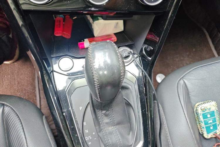 Used Volkswagen T-ROC 2020 280TSI DSG Two-Wheel Drive Comfort Version Gear Lever